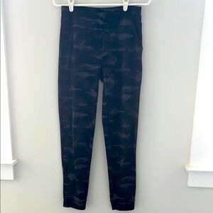 Athleta Girl Black Camouflage Powervita joggers size XXL/16